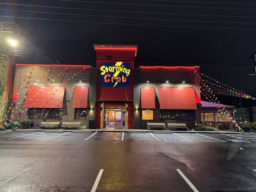 Pigeon Forge Night Exterior